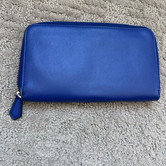 Vera Bradley Cobalt Blue Zip Wallet - Picture 2 of 9